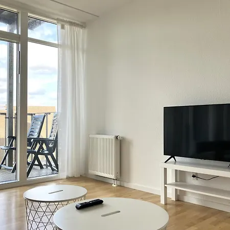 Three-bedroom Located In Vejle, וייל