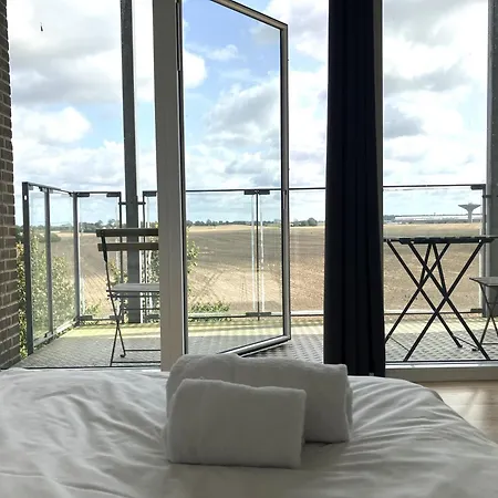 Three-bedroom Located In Vejle, דירה וייל